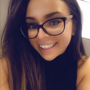 Meet your Posher, Elena